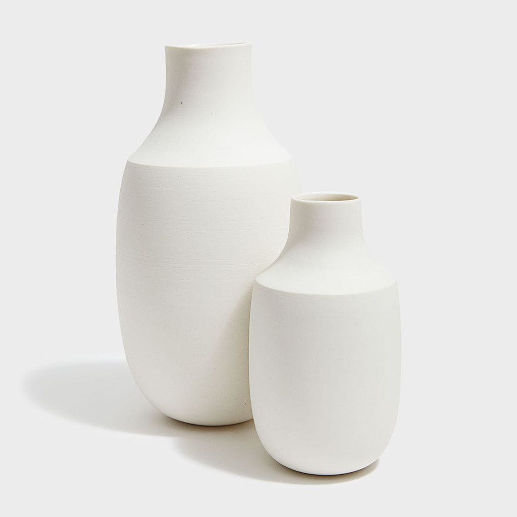 Minimalistic Ceramic Vases by Lilith Rockett | Wishlist - Sarah Le Donne