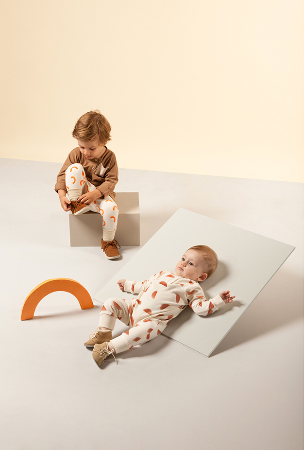 Set design for toddler clothes by Akatre design studio, Paris