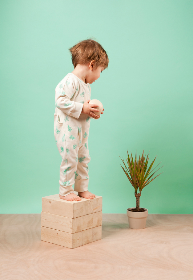 Set design for toddler clothes by Akatre design studio, Paris