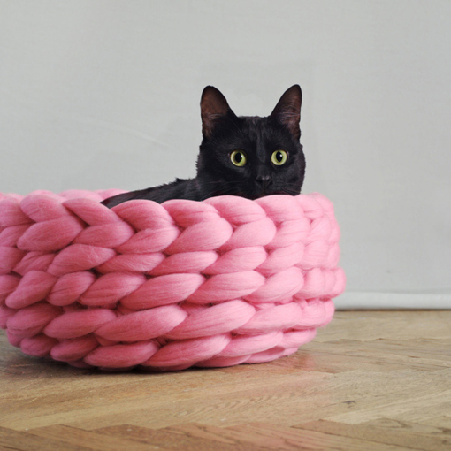 Super chunky knitted Pet Bed for cats and dogs | Handknitted by Ohhio