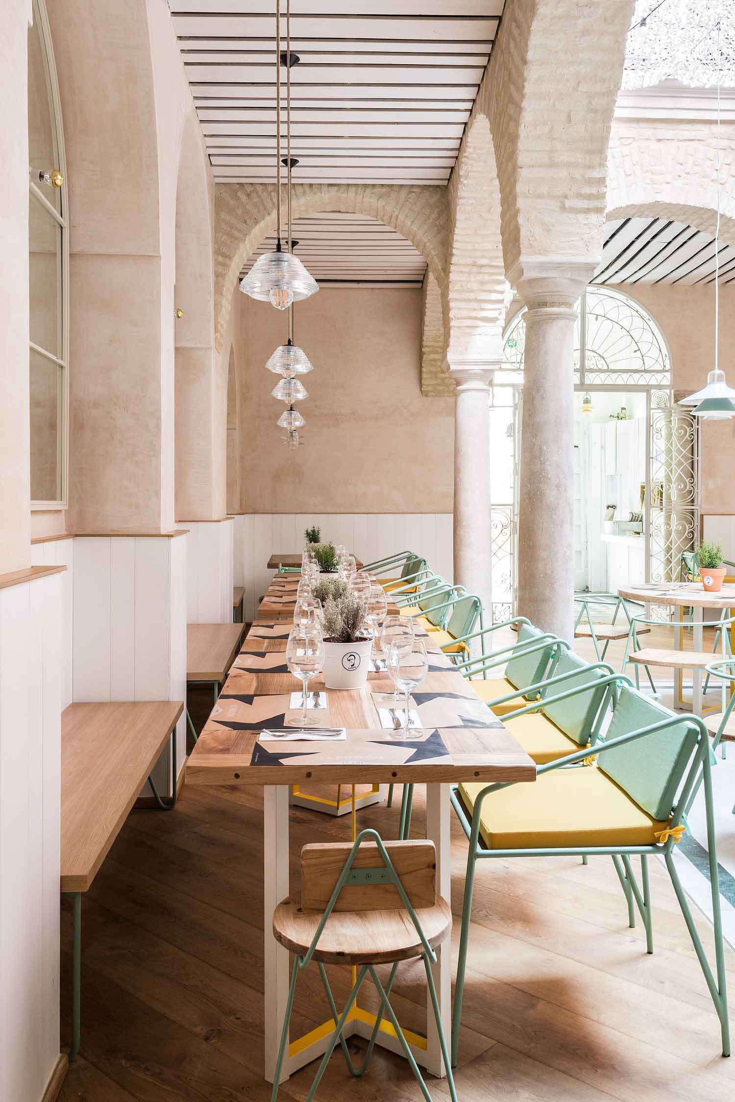 El Pintón Restaurant in Seville, Spain | Restaurant Interior Design by Lucas y Hernández-Gil Arquitectos