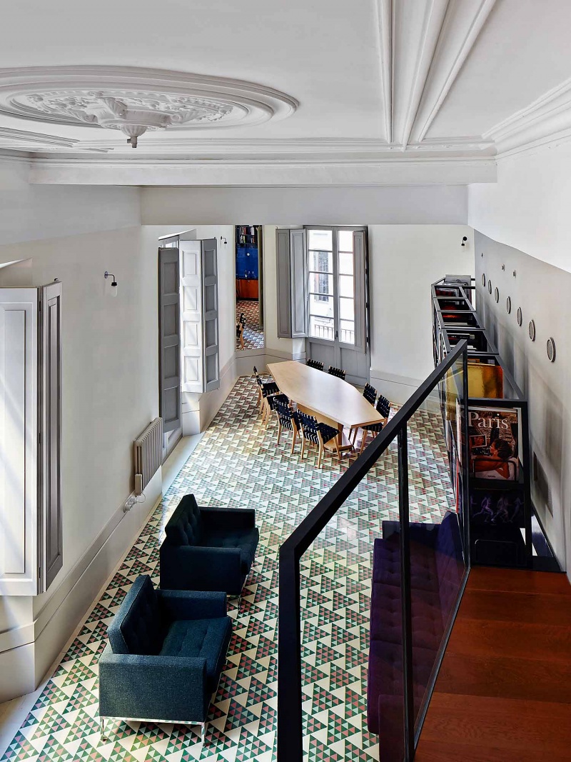 Carrer Avinyo by David Kohn Architects | Barcelona apartment #floortiles