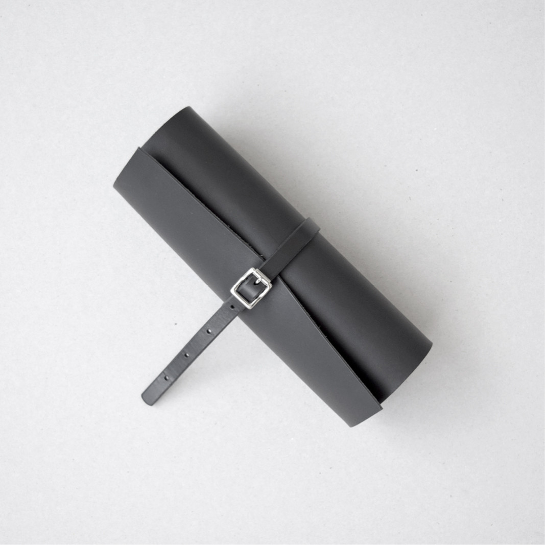 Minimalistic British leather goods by Alfie Douglas