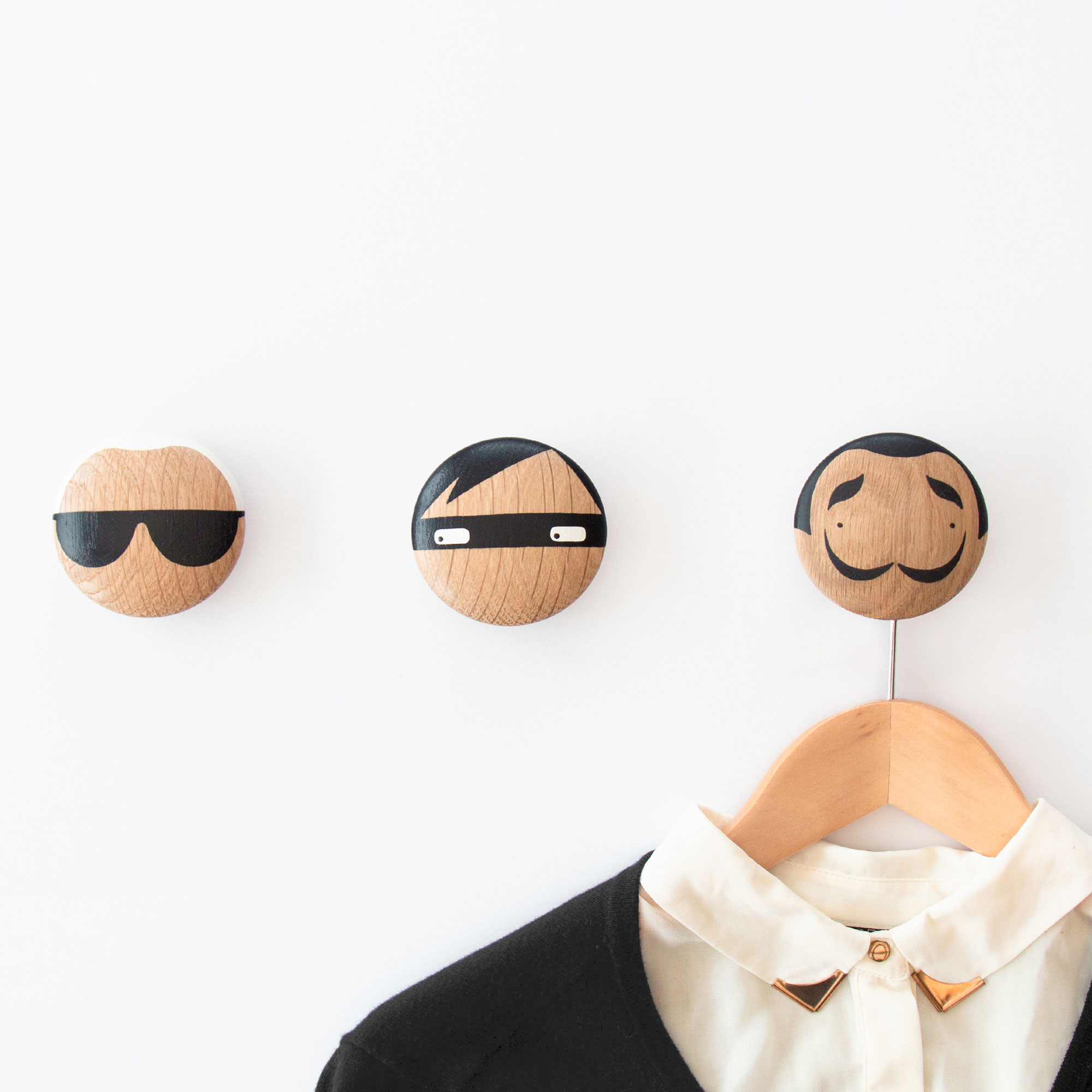 Wooden hooks with Karl Lagerfeld and Salvador Dali