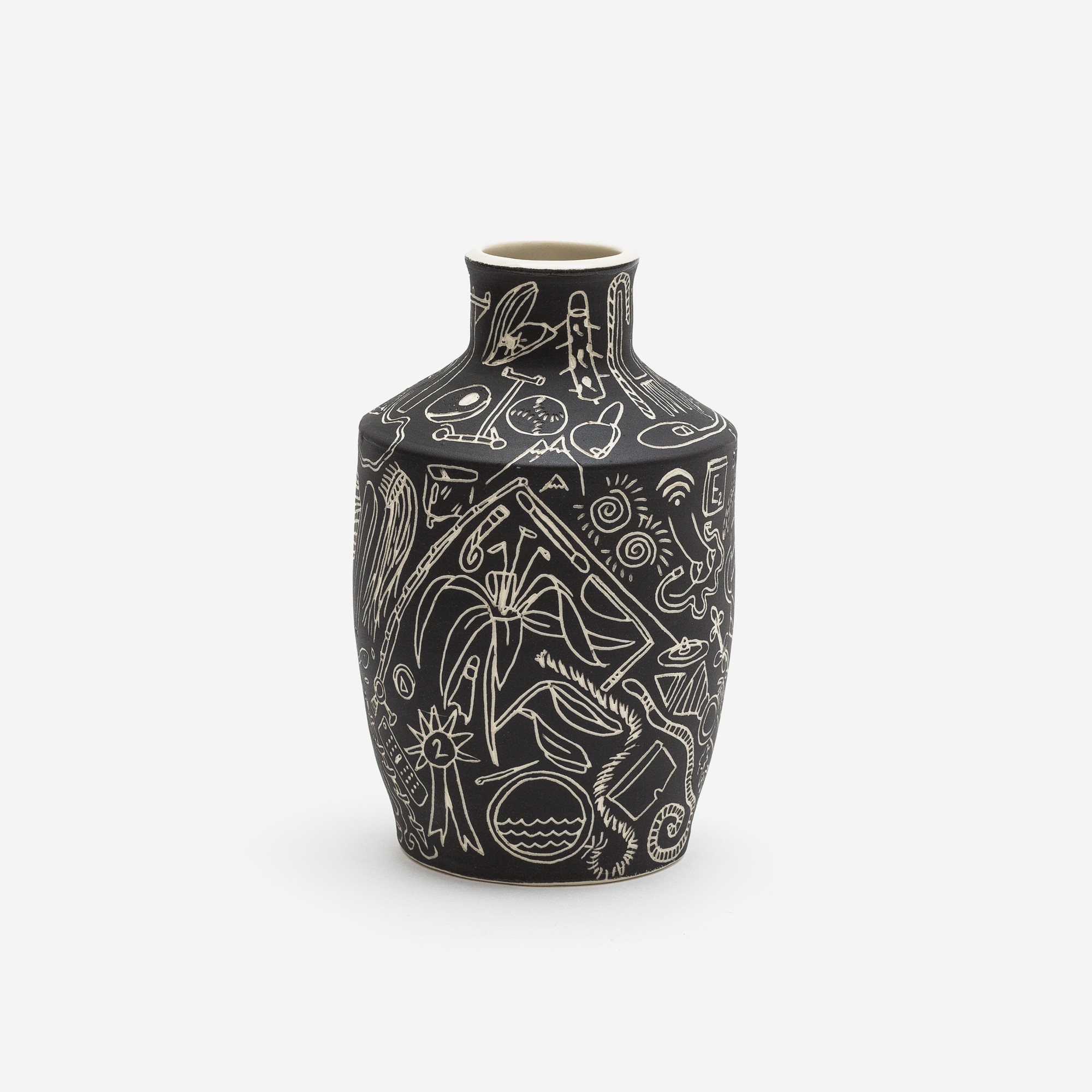 Dana Bechert | Vase with ancient greek style