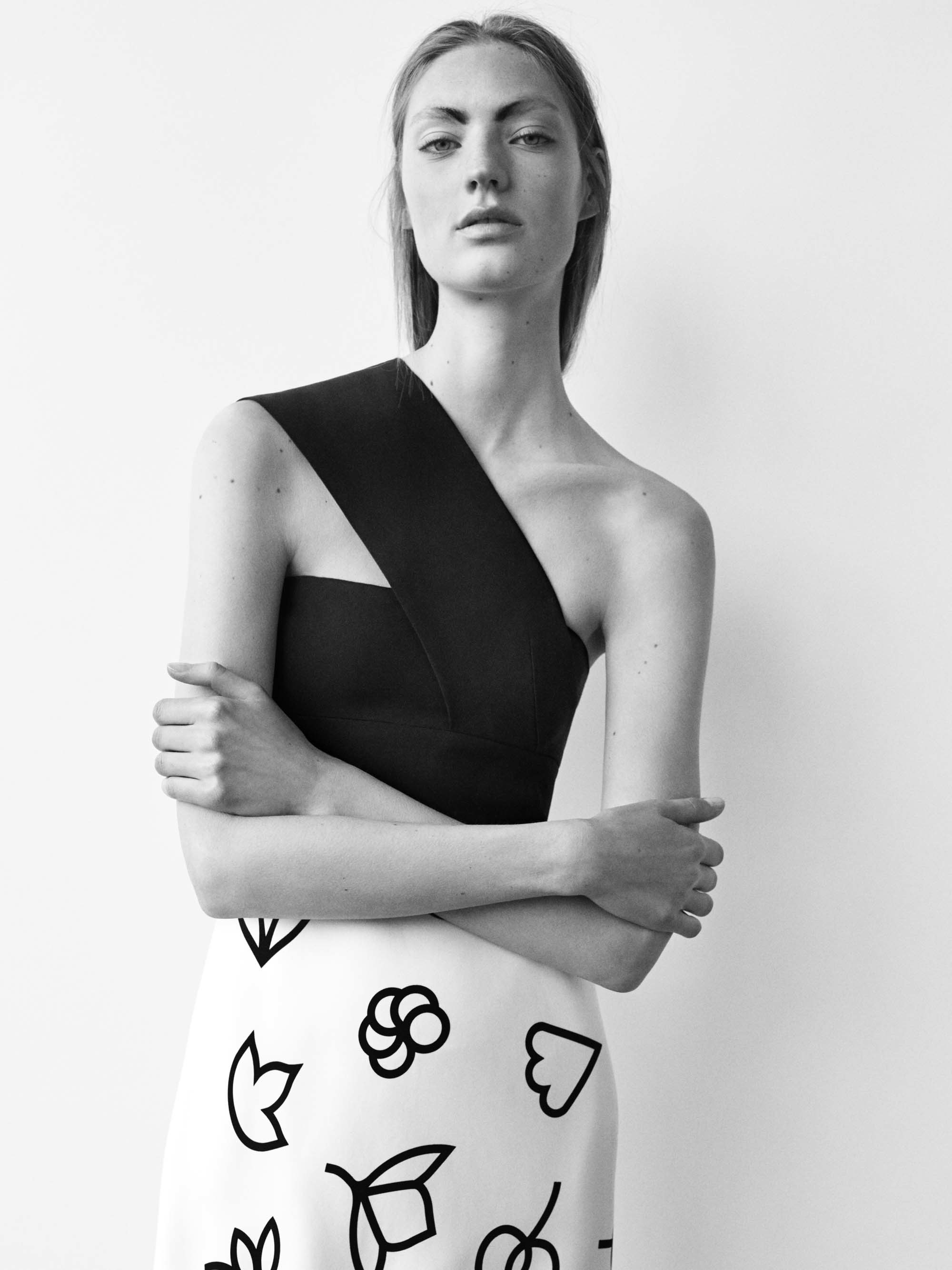 Narciso Rodriguez – White dress with graphical black flower print