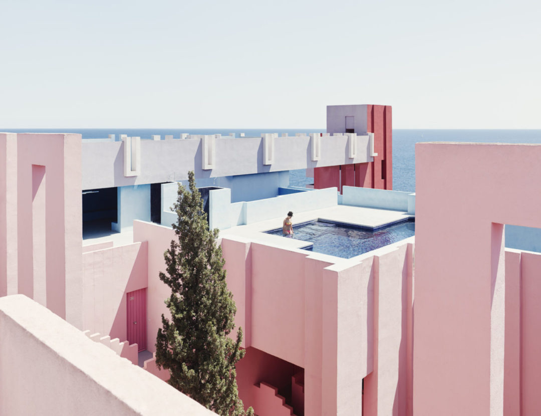 La Muralla Roja | Colors in Architecture