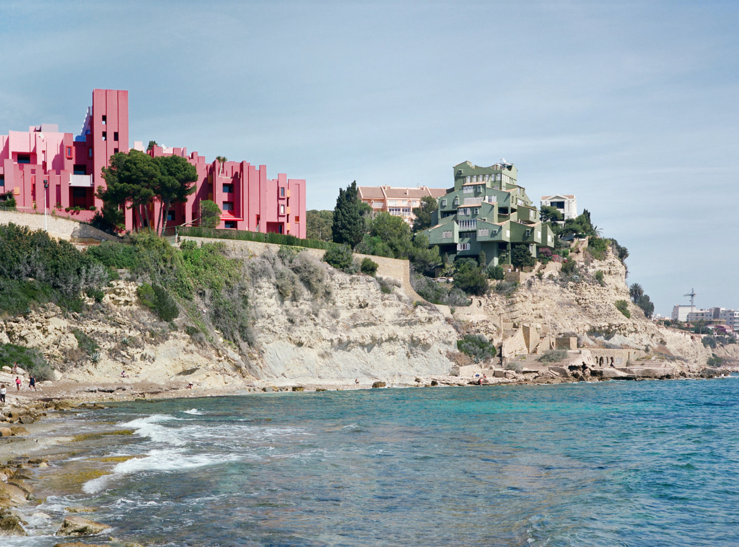 La Muralla Roja | Colors in Architecture